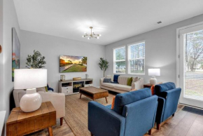 Fall 4BR Getaway: Premier Golf, Shopping, Beach!